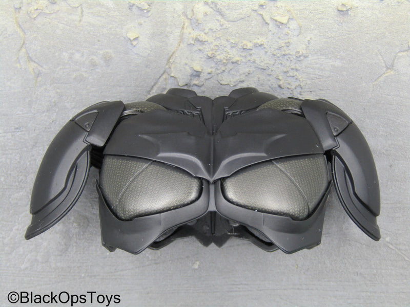 Load image into Gallery viewer, DX Batman - Black Chest Armor
