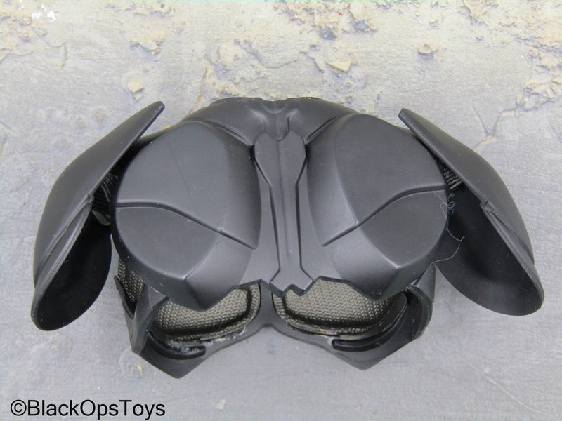 Load image into Gallery viewer, DX Batman - Black Chest Armor
