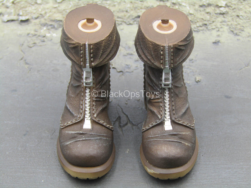 Load image into Gallery viewer, Cloud Strife - Brown Boots (Peg Type)
