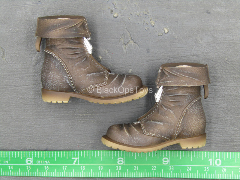 Load image into Gallery viewer, Cloud Strife - Brown Boots (Peg Type)
