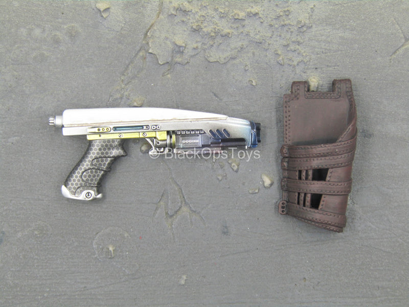 Load image into Gallery viewer, Avengers Endgame - Nebula - Futuristic Pistol w/Holster
