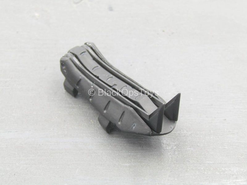 Load image into Gallery viewer, GI JOE - Snake Eyes - Forearm Armor w/Hidden Blades
