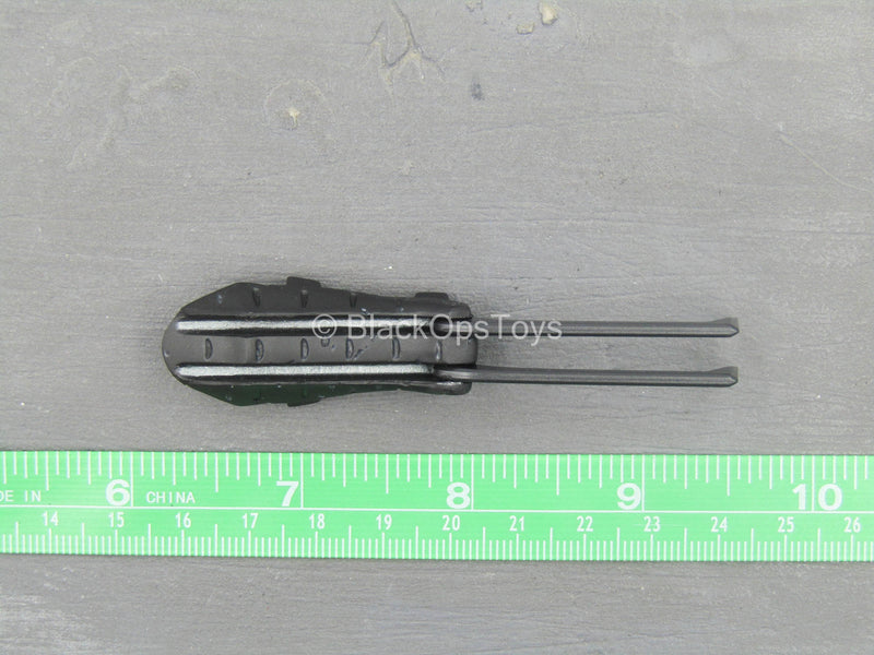Load image into Gallery viewer, GI JOE - Snake Eyes - Forearm Armor w/Hidden Blades
