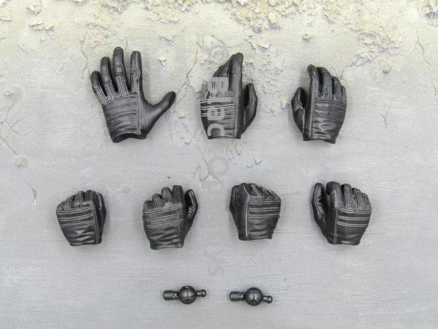 Load image into Gallery viewer, Star Wars Episode VII - Kylo Ren - Gloved Hands w/Wrist Pins
