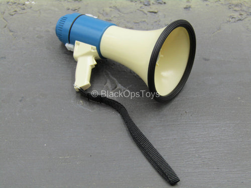 US Marine Gunnery Sergeant Crews - Megaphone