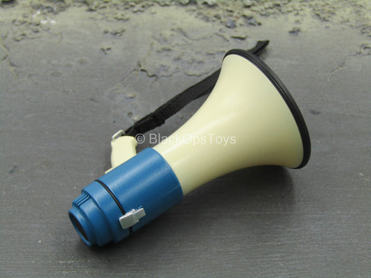 US Marine Gunnery Sergeant Crews - Megaphone