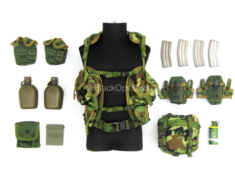 Load image into Gallery viewer, US Marine Gunnery Sergeant Crews - Woodland Combat Vest

