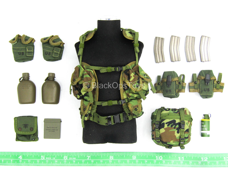 Load image into Gallery viewer, US Marine Gunnery Sergeant Crews - Woodland Combat Vest
