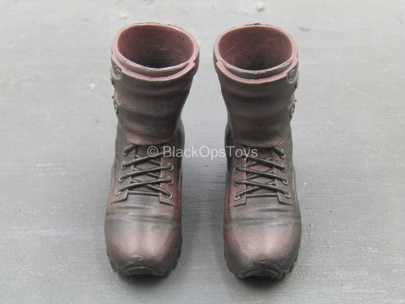 Load image into Gallery viewer, The Mechanical - Brown Boots (Peg Type)
