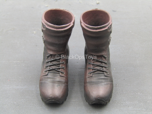 The Mechanical - Brown Boots (Peg Type)