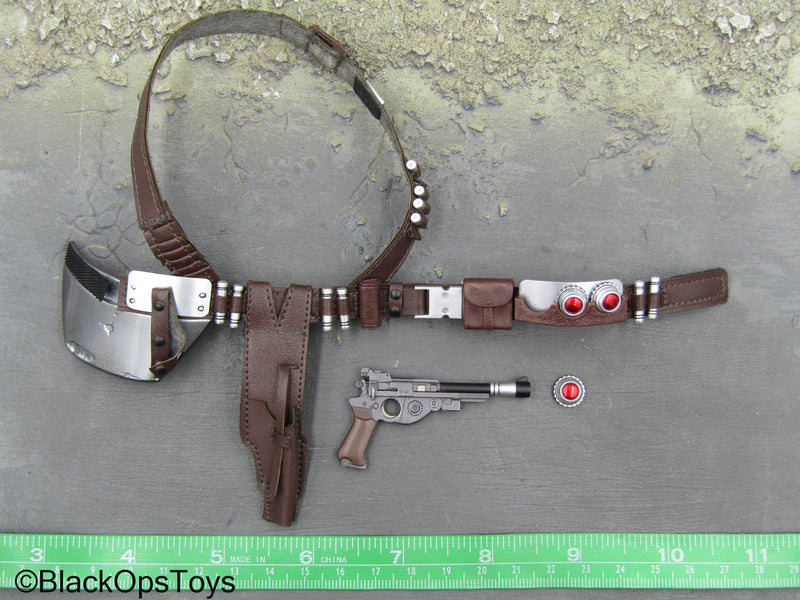 Load image into Gallery viewer, The Mandalorian Deluxe - Blaster Pistol w/Holster &amp; Belt Set
