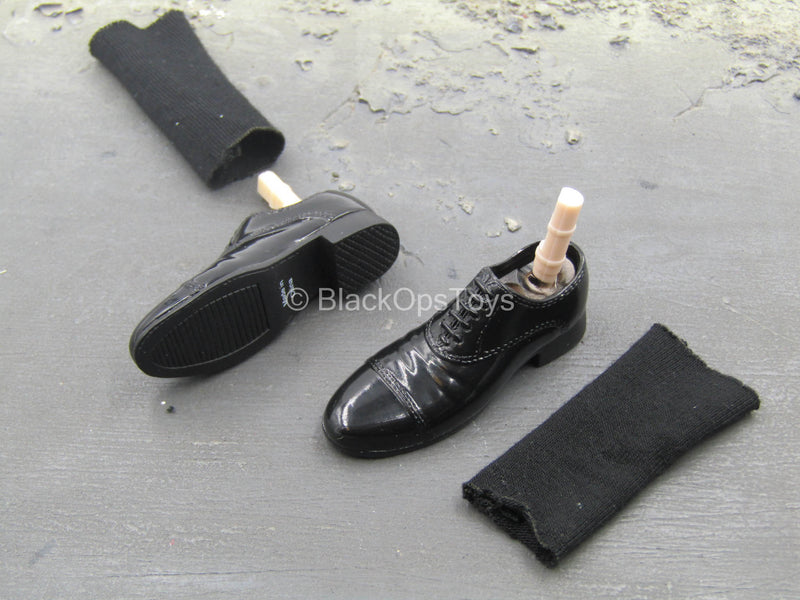 Load image into Gallery viewer, Pulp Fiction - Vincent - Black Shoes w/Socks (Peg Type)
