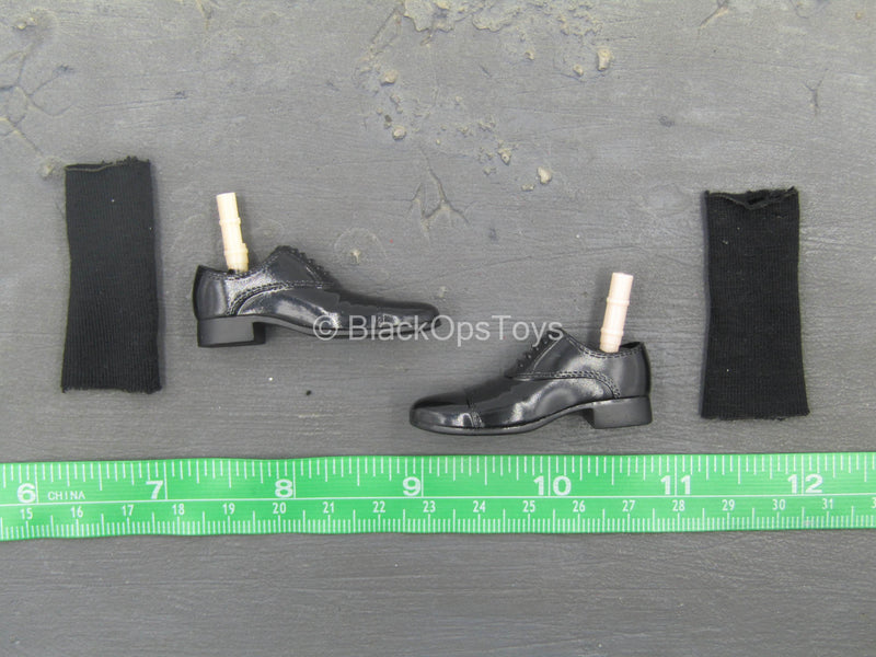 Load image into Gallery viewer, Pulp Fiction - Vincent - Black Shoes w/Socks (Peg Type)
