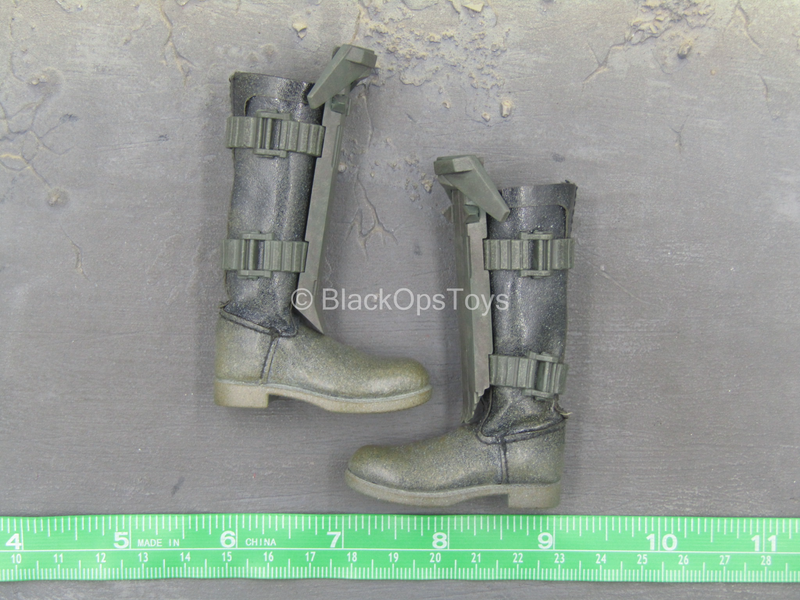 Load image into Gallery viewer, Star Wars - Solo Mudtrooper - Weathered Boots (Peg Type)
