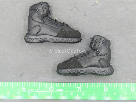 Quarantine Zone Agent - Black Boots (Foot Type)