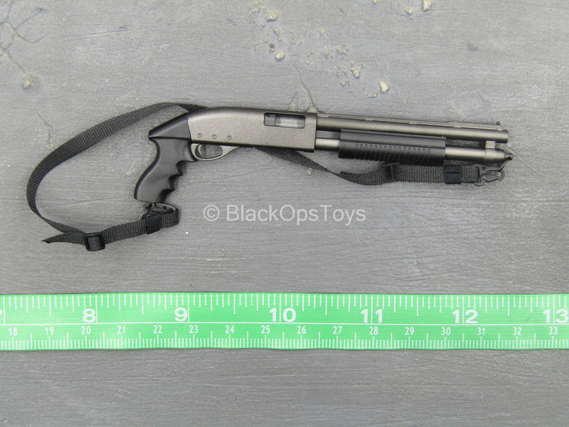 Load image into Gallery viewer, Resident Evil 2 - Leon Kennedy - Sawed Off W-870 Shotgun
