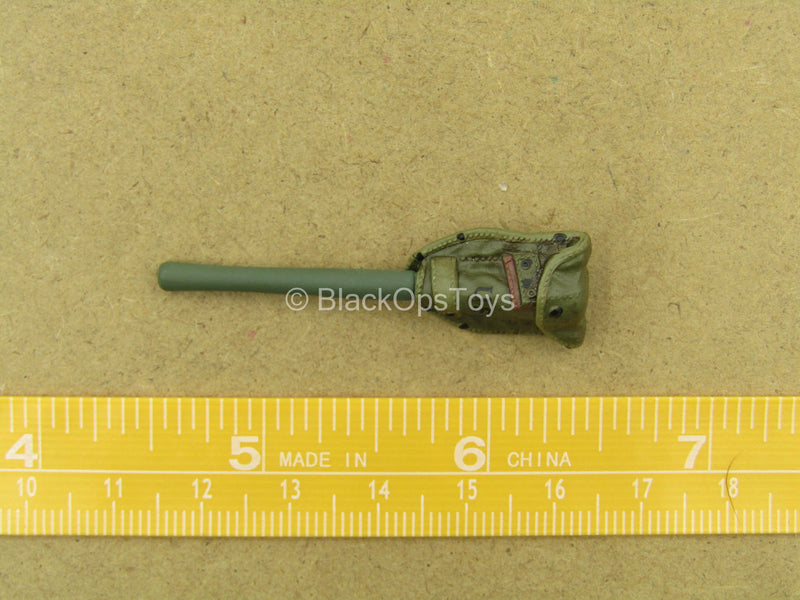 Load image into Gallery viewer, 1/12 - Vietnam - US Infantry - Folding Shovel In Pouch
