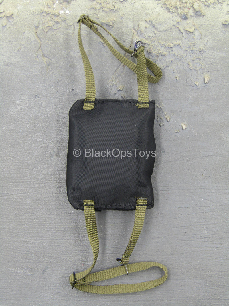 Load image into Gallery viewer, WWII - US 2nd Ranger Battalion - Gas Mask Pouch
