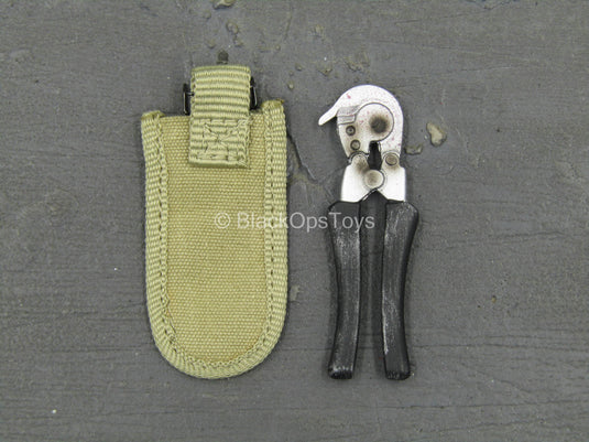 WWII - US 2nd Ranger Battalion - Metal Wrench w/Pouch