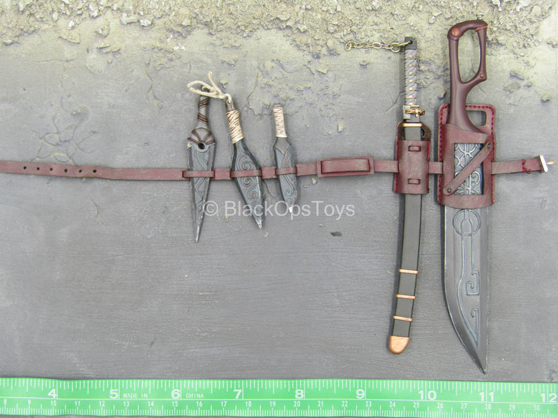 Load image into Gallery viewer, Ninkyo Seiji - Half-Kimono w/Sword, Dagger, &amp; Holster Set
