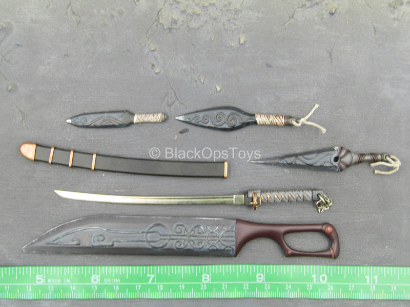 Load image into Gallery viewer, Ninkyo Seiji - Half-Kimono w/Sword, Dagger, &amp; Holster Set
