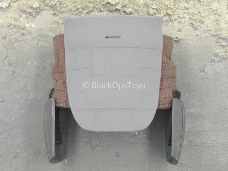 Load image into Gallery viewer, The Mandalorian Deluxe - Waist Padding w/Armor Plates
