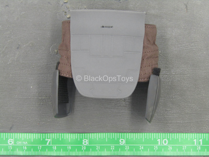 Load image into Gallery viewer, The Mandalorian Deluxe - Waist Padding w/Armor Plates
