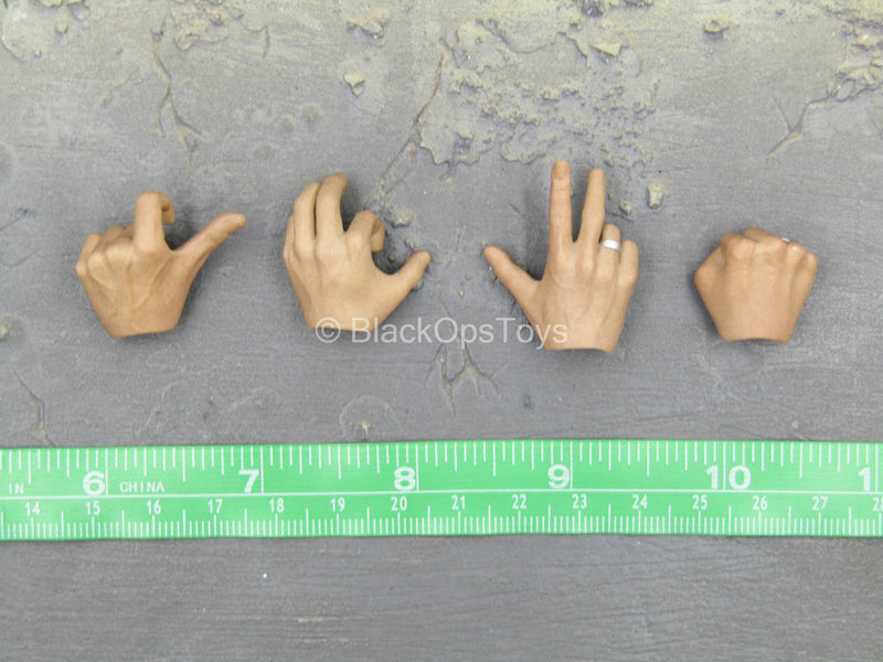 Load image into Gallery viewer, Queen - Freddie Mercury - Male Posed Hand Set
