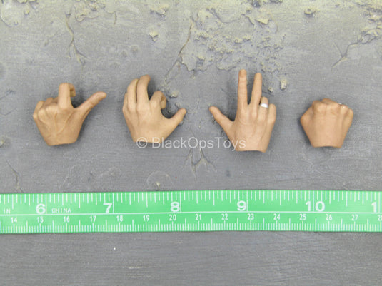 Queen - Freddie Mercury - Male Posed Hand Set