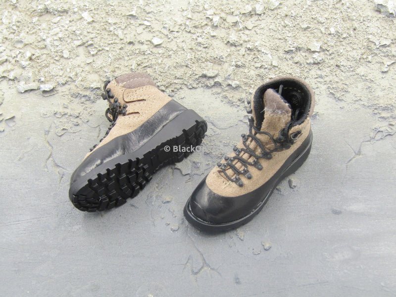 Load image into Gallery viewer, Tan Combat Boots (Foot Type)
