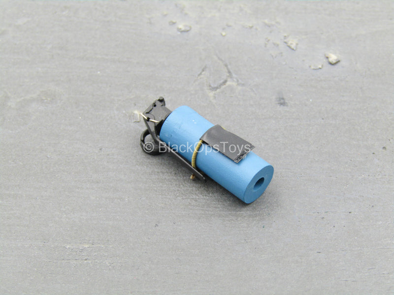 Load image into Gallery viewer, Iraq SOF - SAW Gunner - Blue Training Smoke Grenade

