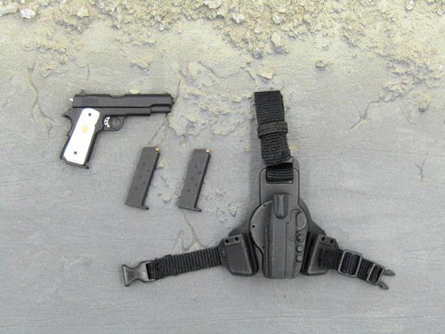 GI JOE - Joe Colton - Pistol w/Pearl Grips & Left Side Holster