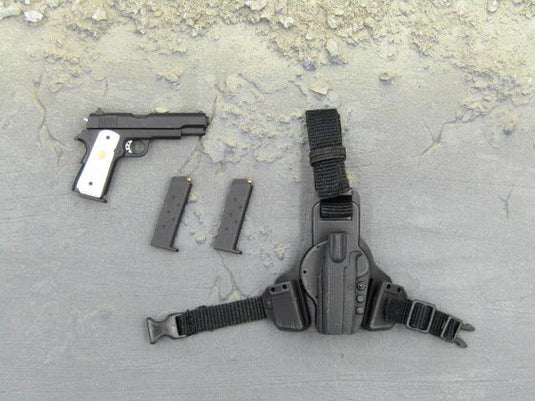 GI JOE - Joe Colton - Pistol w/Pearl Grips & Left Side Holster
