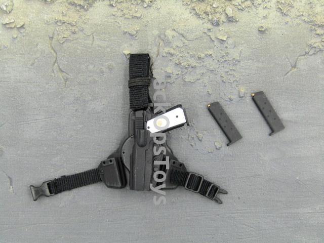 Load image into Gallery viewer, GI JOE - Joe Colton - Pistol w/Pearl Grips &amp; Left Side Holster
