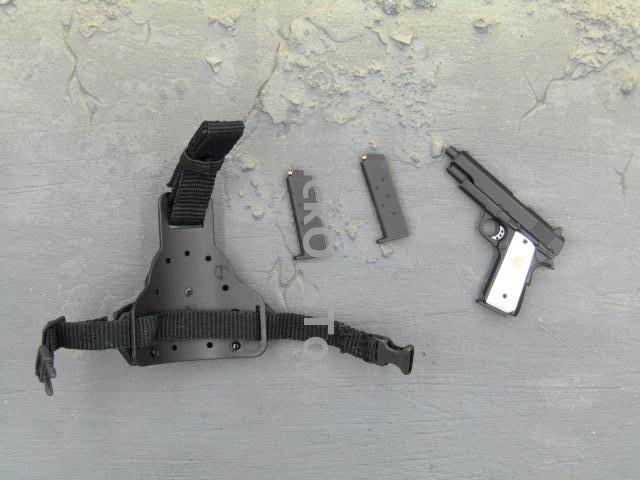 Load image into Gallery viewer, GI JOE - Joe Colton - Pistol w/Pearl Grips &amp; Left Side Holster
