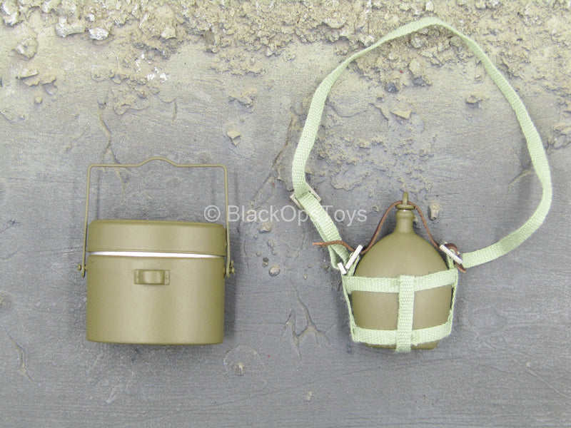 Load image into Gallery viewer, WWII - Battle Of Philippines - Metal Lunch Box w/Metal Canteen
