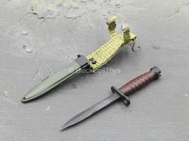 Load image into Gallery viewer, WWII - US 2nd Ranger Battalion - Metal Bayonet w/Sheath
