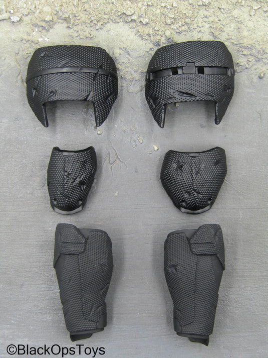 3D Printed Deathstroke Black Armor Set w/Mask, Boots, & Pistol Set