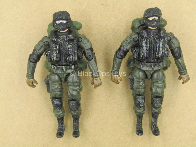 Load image into Gallery viewer, 1/18 - Male Molded Dressed Body w/Backpack (x2)
