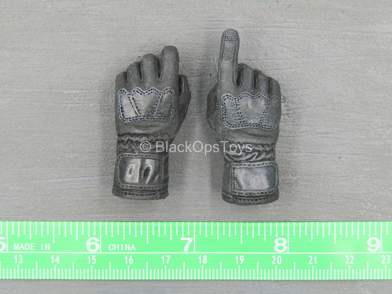 Load image into Gallery viewer, Mountain Ops Sniper PCU Ver. - Black Gloved Hands
