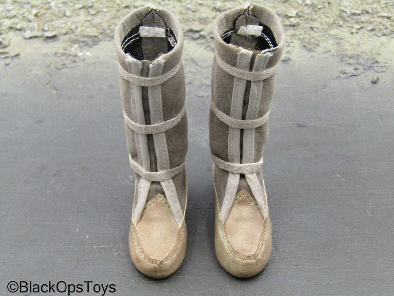 Load image into Gallery viewer, Star Wars Snowspeeder Luke - Tan Boots (Peg Type)
