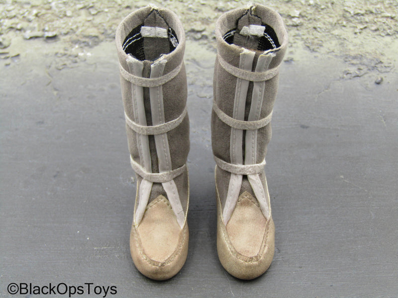Load image into Gallery viewer, Star Wars Snowspeeder Luke - Tan Boots (Peg Type)
