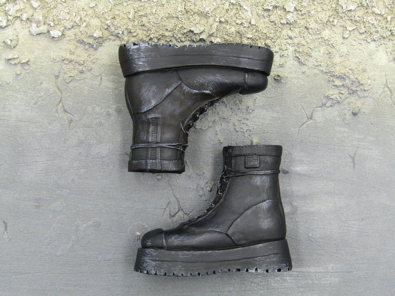 Load image into Gallery viewer, Hellboy Platform Combat Boots Foot Type
