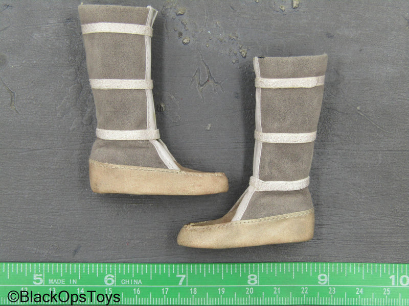 Load image into Gallery viewer, Star Wars Snowspeeder Luke - Tan Boots (Peg Type)
