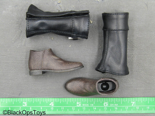 Star Wars The Mandalorian Axe Woves - Brown Boots w/Black Gaiters (Peg Type)