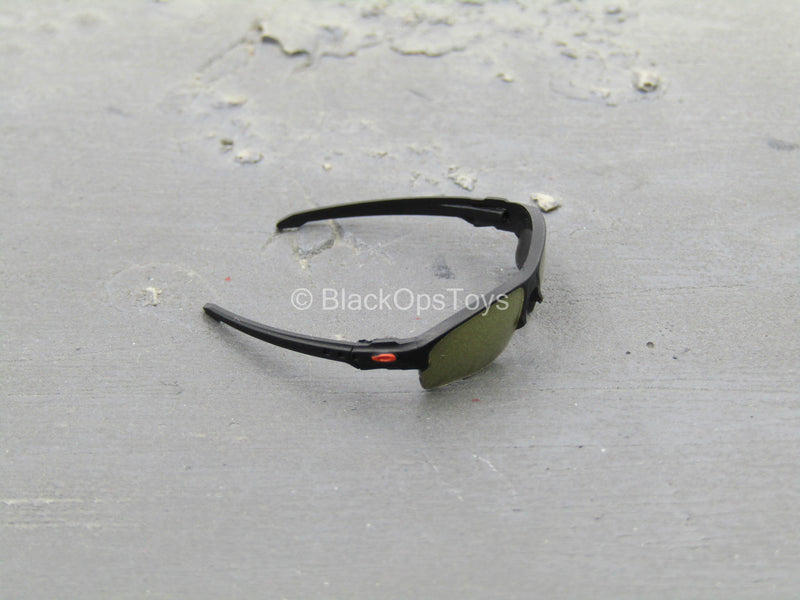 Load image into Gallery viewer, Urban Operation PMC - Black Glasses w/Gold Lenses
