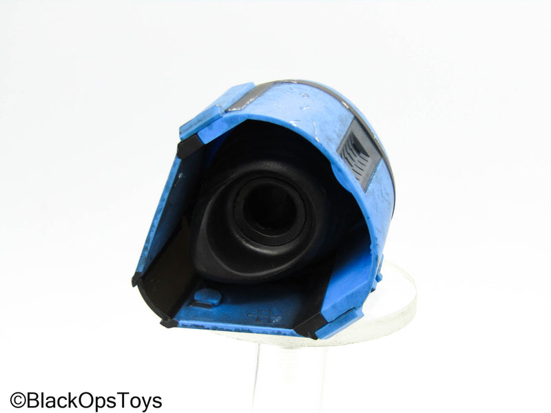 Load image into Gallery viewer, Star Wars The Mandalorian Axe Woves - Blue Helmeted Head Sculpt
