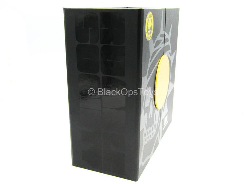 Load image into Gallery viewer, 1/12 - Krig-13 Black Spartan &amp; Krig: The Pale Driver - MINT IN BOX
