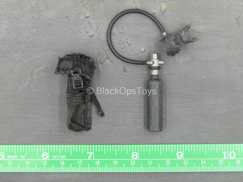 Load image into Gallery viewer, Navy Seal VBSS - Oxygen Tank &amp; Pouch Set
