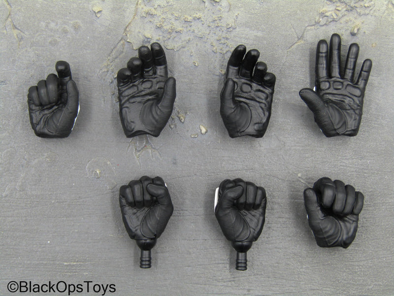 Load image into Gallery viewer, Star Wars Artillery Stormtrooper - Male Armored Gloved Hand Set
